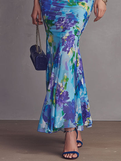 Vestido maxi de sirena azul con estampado floral, romántico y bohemio, con escote en corazón y fruncido