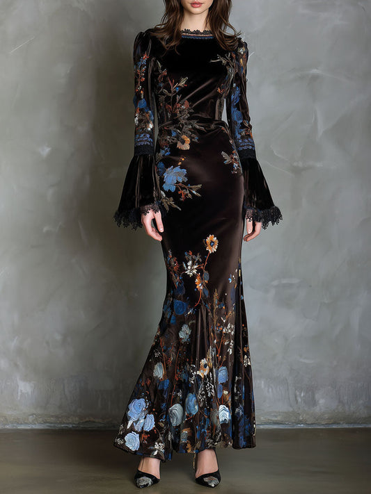 Vestido de gala de terciopelo azul medianoche con estampado floral y ribete de encaje