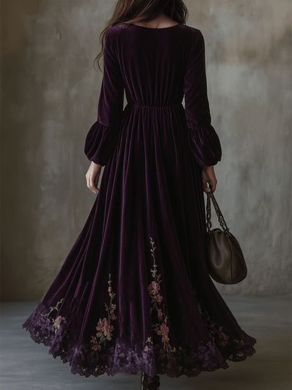 Vestido maxi de terciopelo bordado con motivos florales vintage